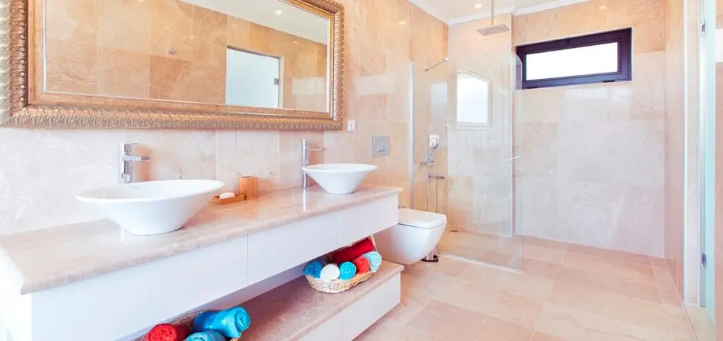 Luxury 5 bedrooms villa in Kalamar Bay