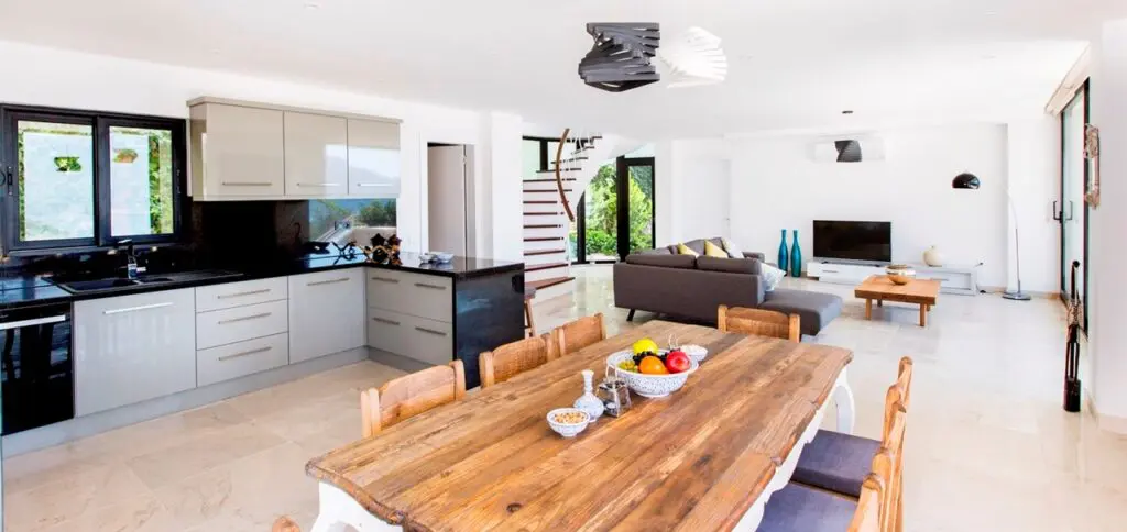 Luxury 5 bedrooms villa in Kalamar Bay