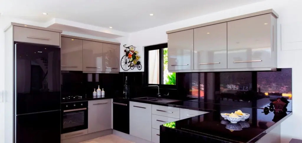 Luxury 5 bedrooms villa in Kalamar Bay