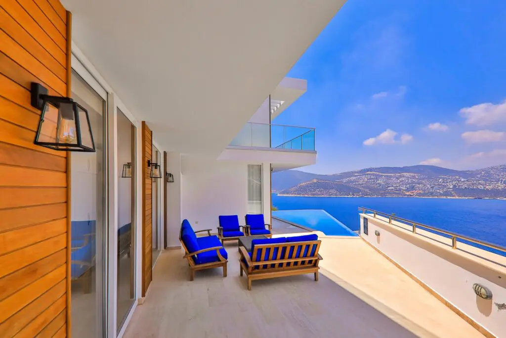 Luxury 6-Bedroom Beachfront Villa with Private Pool & Stunning Sea Views