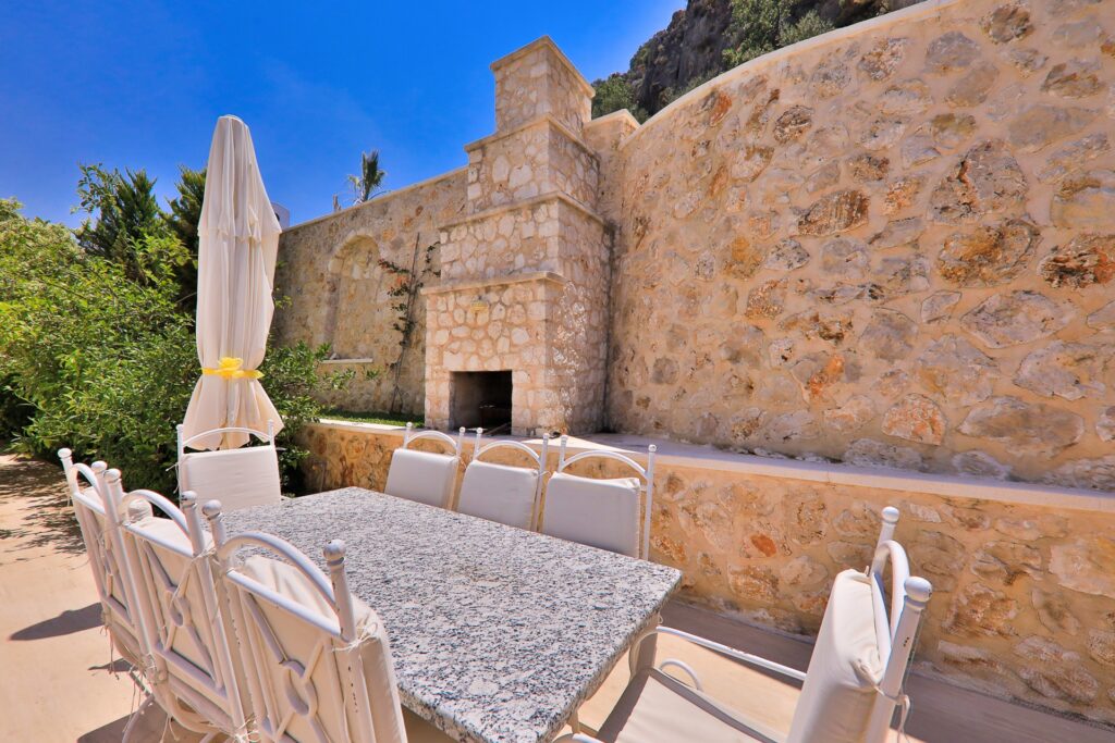 Luxury 6-Bedroom Beachfront Villa with Private Pool & Stunning Sea Views