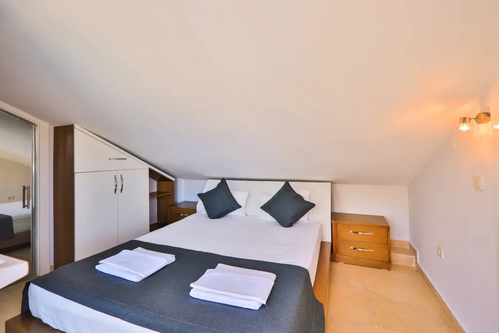 Luxury 6-Bedroom Beachfront Villa with Private Pool & Stunning Sea Views