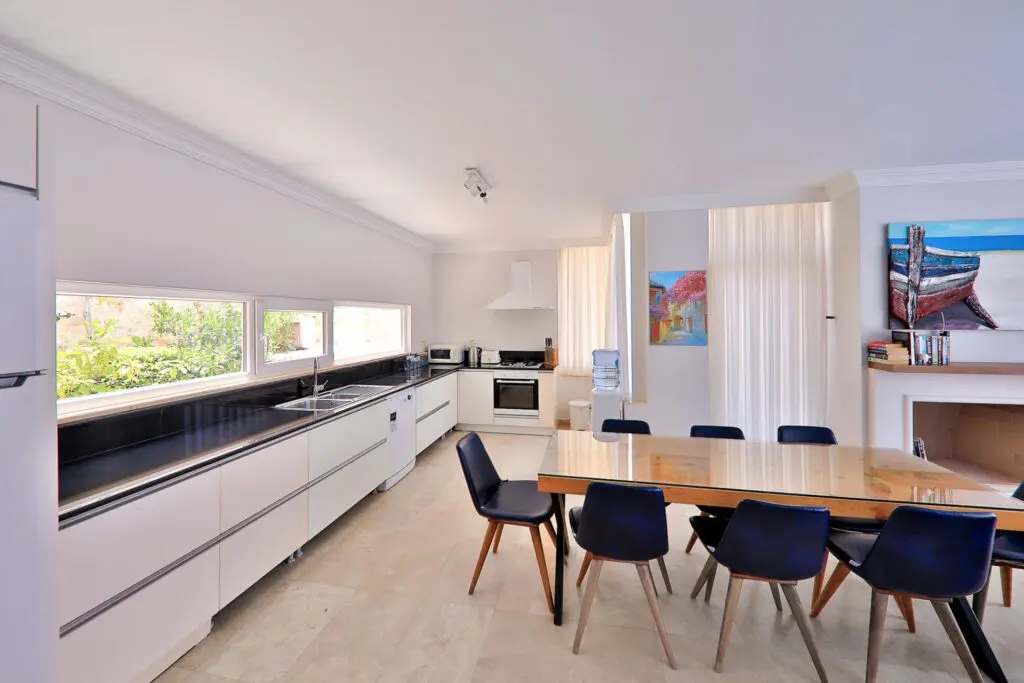 Luxury 6-Bedroom Beachfront Villa with Private Pool & Stunning Sea Views