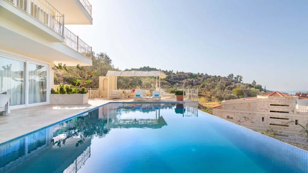 Luxury Apartment with Panaromic Views and Infinity Pool