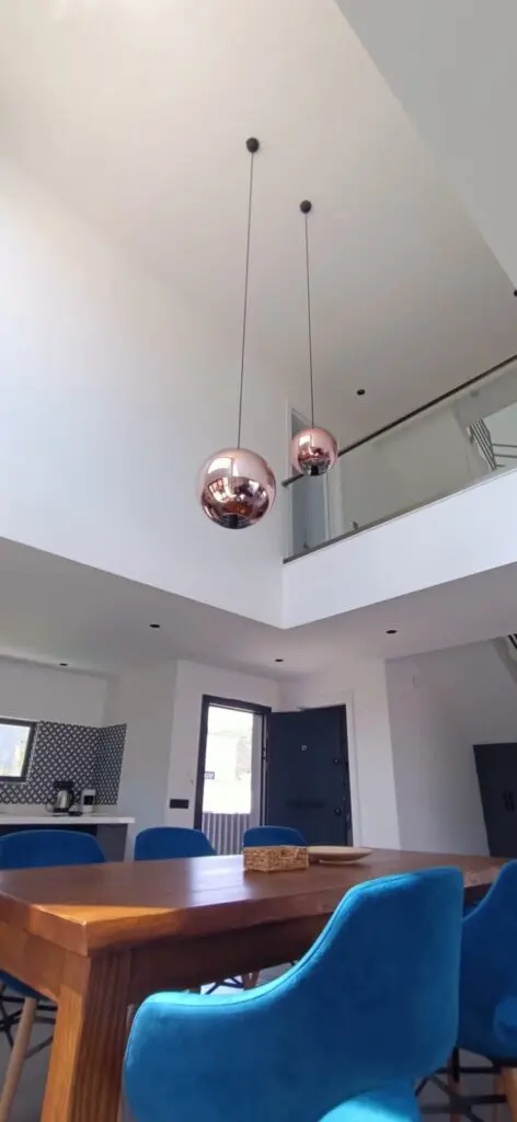 A Charming 3-Bedroom Detached Villa on Prestigious Kalamar Road