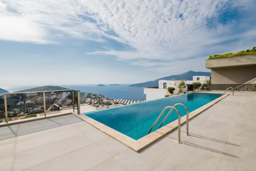 2 bed luxury apartment with amazing views