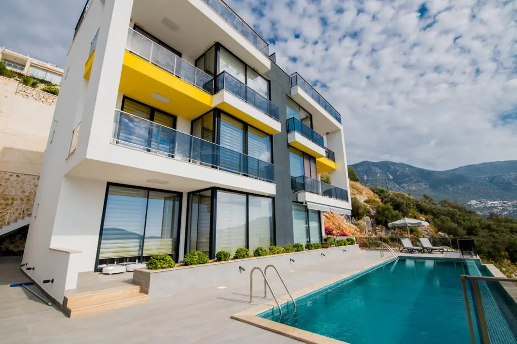 2 bed luxury apartment with amazing views