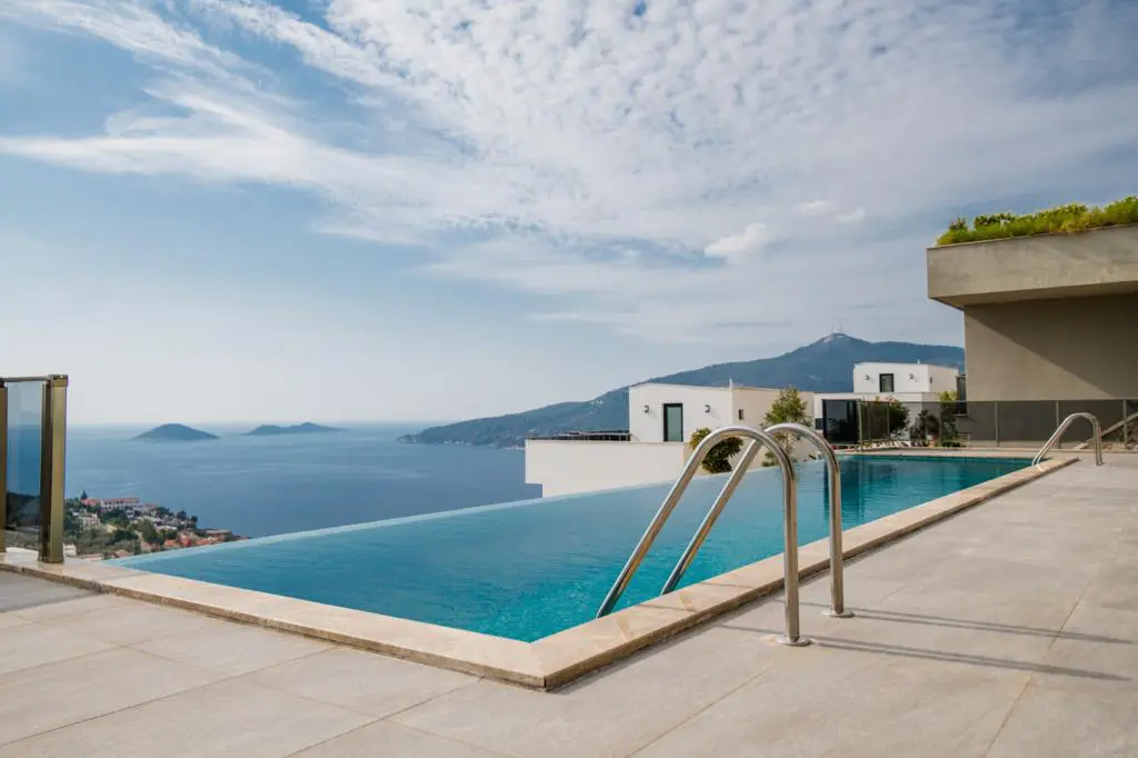 2 bed luxury apartment with amazing views