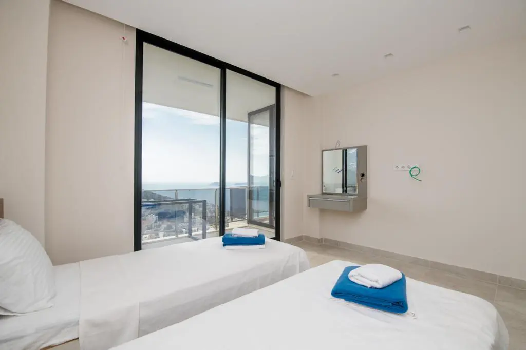 2 bed luxury apartment with amazing views