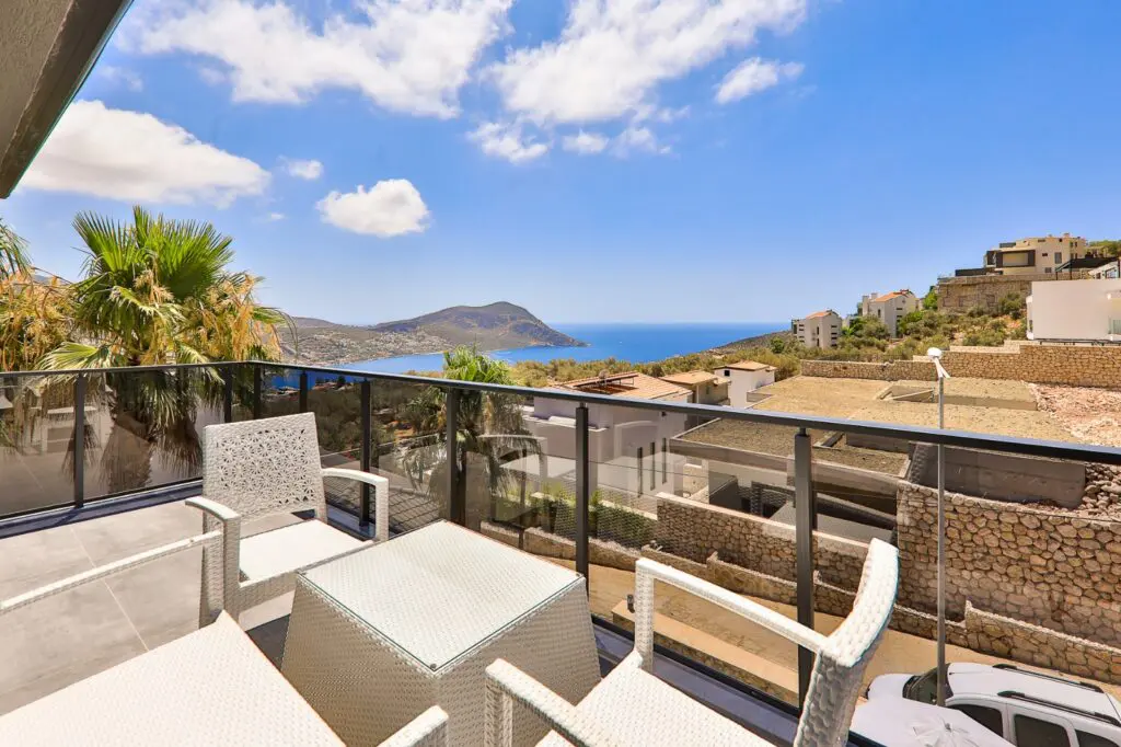 Contemporary 3 Bedroom Villa in Ortaalan