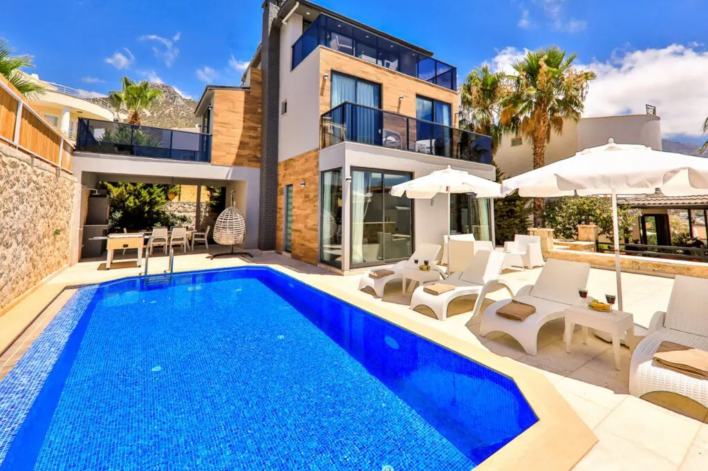 Contemporary 3 Bedroom Villa in Ortaalan