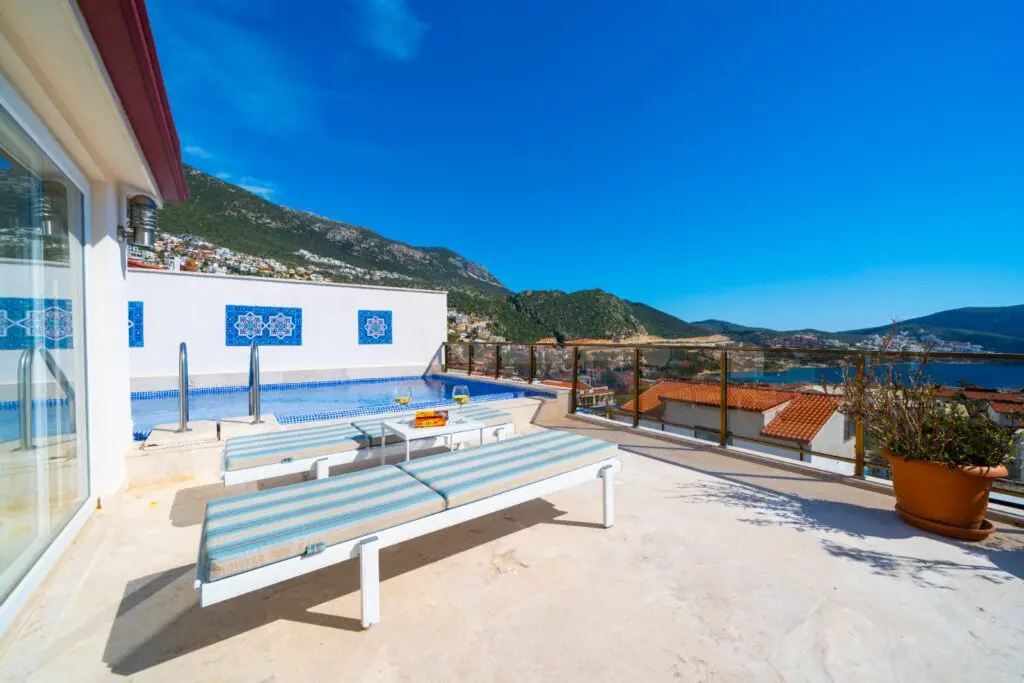 Private Pool Apartment in Kalkan – Luxury 3-Bedroom Penthouse with Sea Views in Town Centre