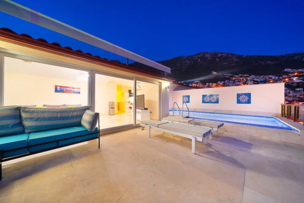 Private Pool Apartment in Kalkan – Luxury 3-Bedroom Penthouse with Sea Views in Town Centre