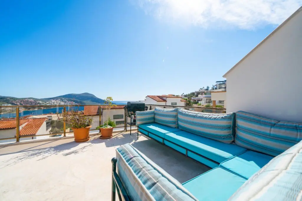 Private Pool Apartment in Kalkan – Luxury 3-Bedroom Penthouse with Sea Views in Town Centre