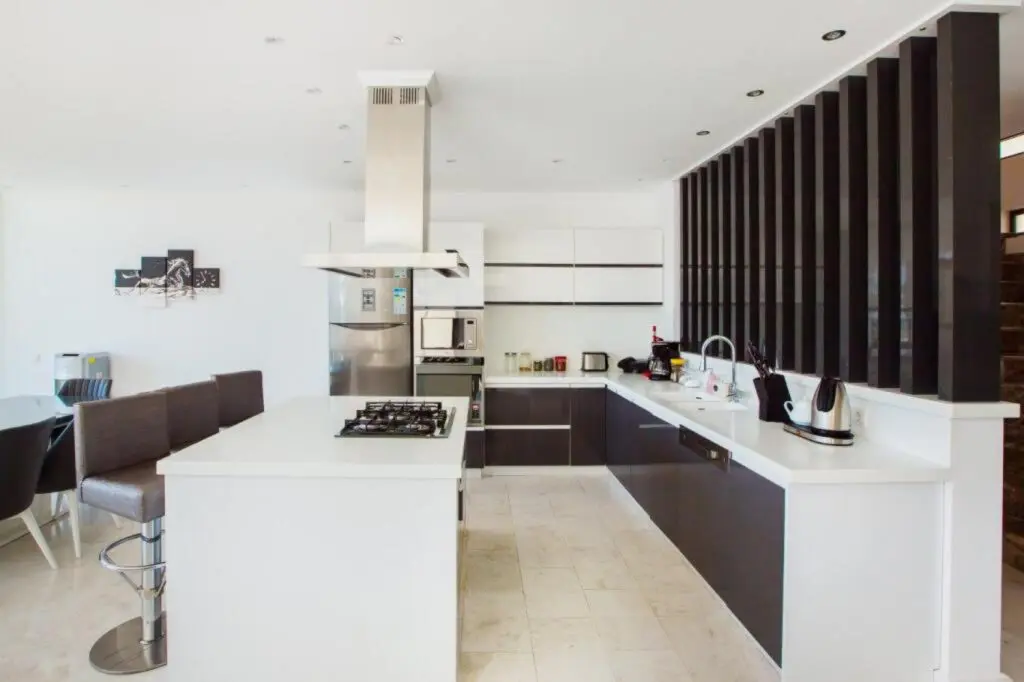 Ultra Modern Villa With Kalamar Bay View