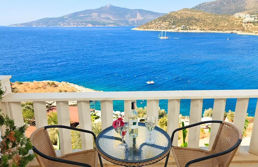 Beachfront 4 Bedroom Villa in Komurluk