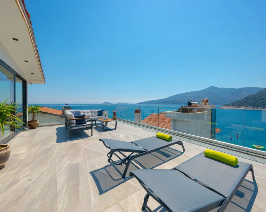 Seafront Ultra Modern Villa with Amazing Views