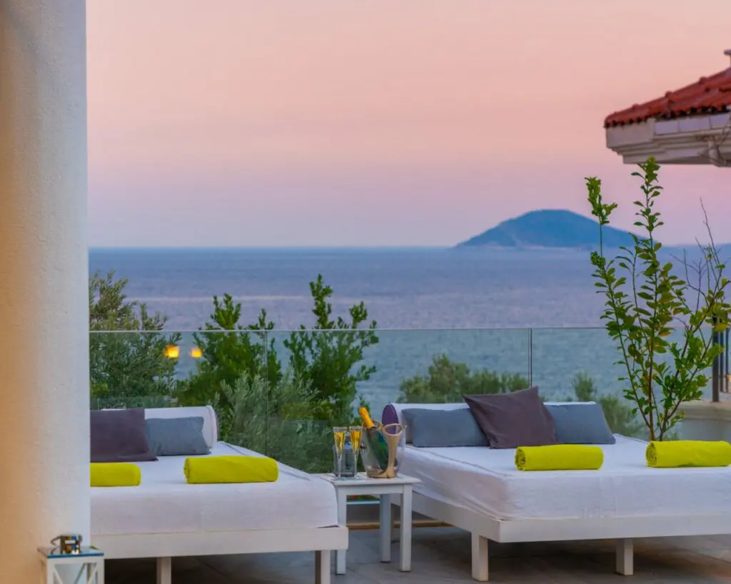 Seafront Ultra Modern Villa with Amazing Views