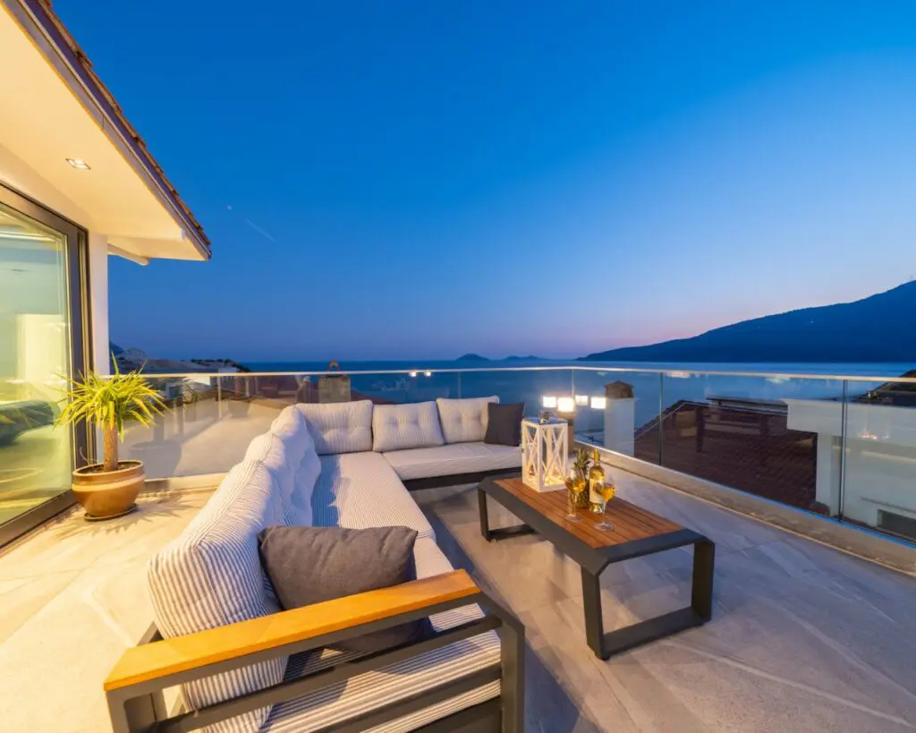 Seafront Ultra Modern Villa with Amazing Views