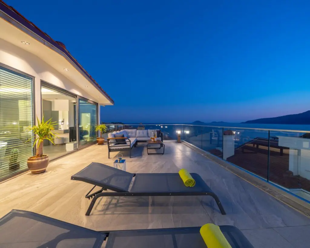 Seafront Ultra Modern Villa with Amazing Views