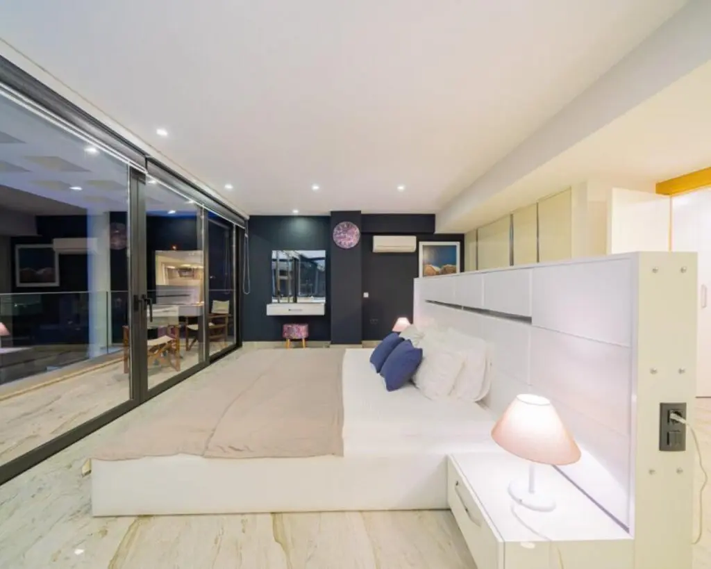 Seafront Ultra Modern Villa with Amazing Views