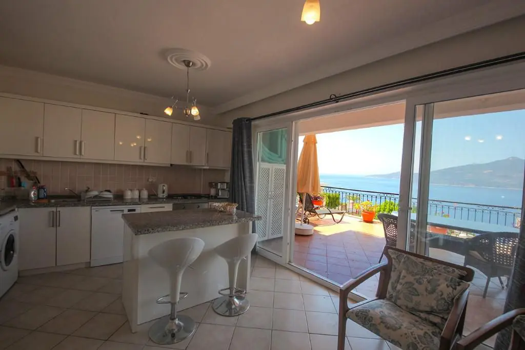 Modern Apartment With 180 Degree Seaviews