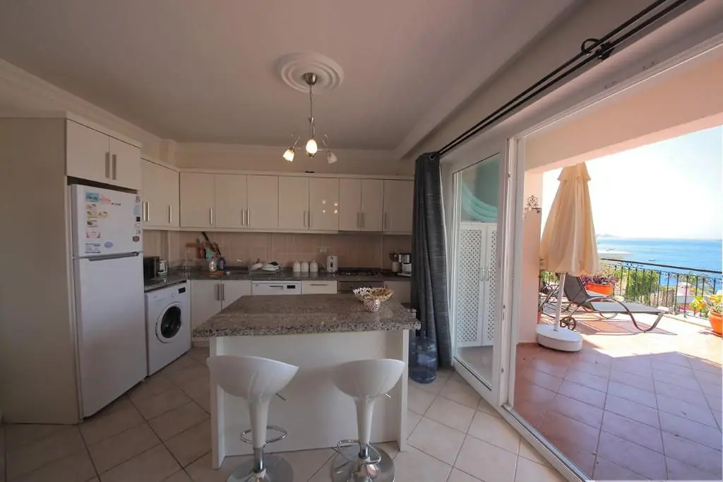 Modern Apartment With 180 Degree Seaviews