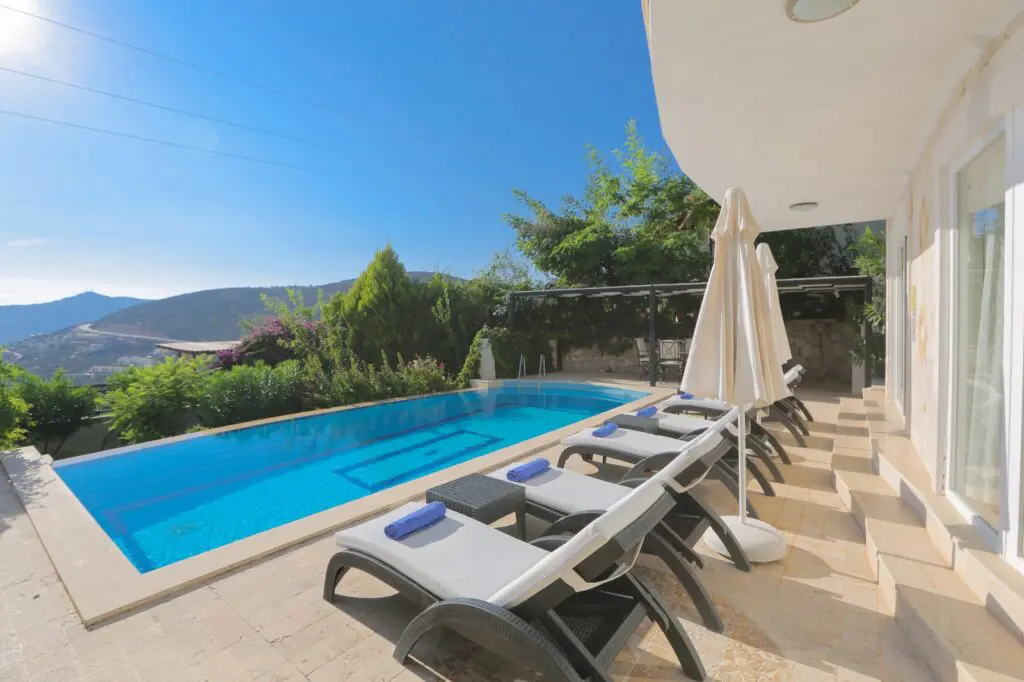 3 Bedroom Detached Villa with Seaviews