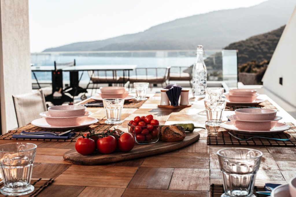 Contemporary 4 Bedroom Villa With Infinity Pool