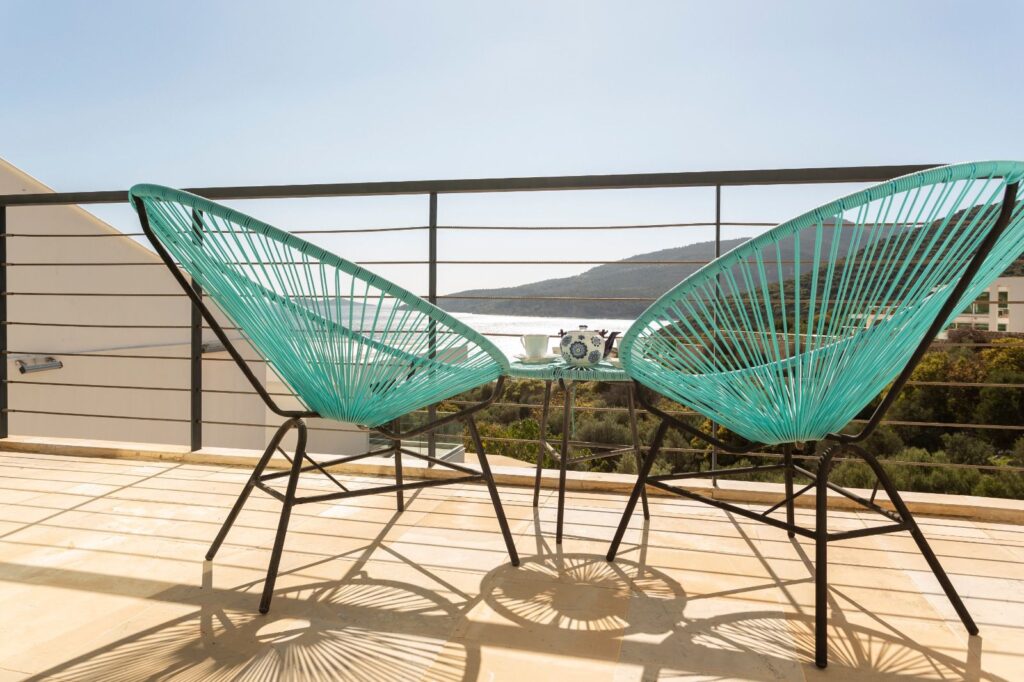 Contemporary 4 Bedroom Villa With Infinity Pool