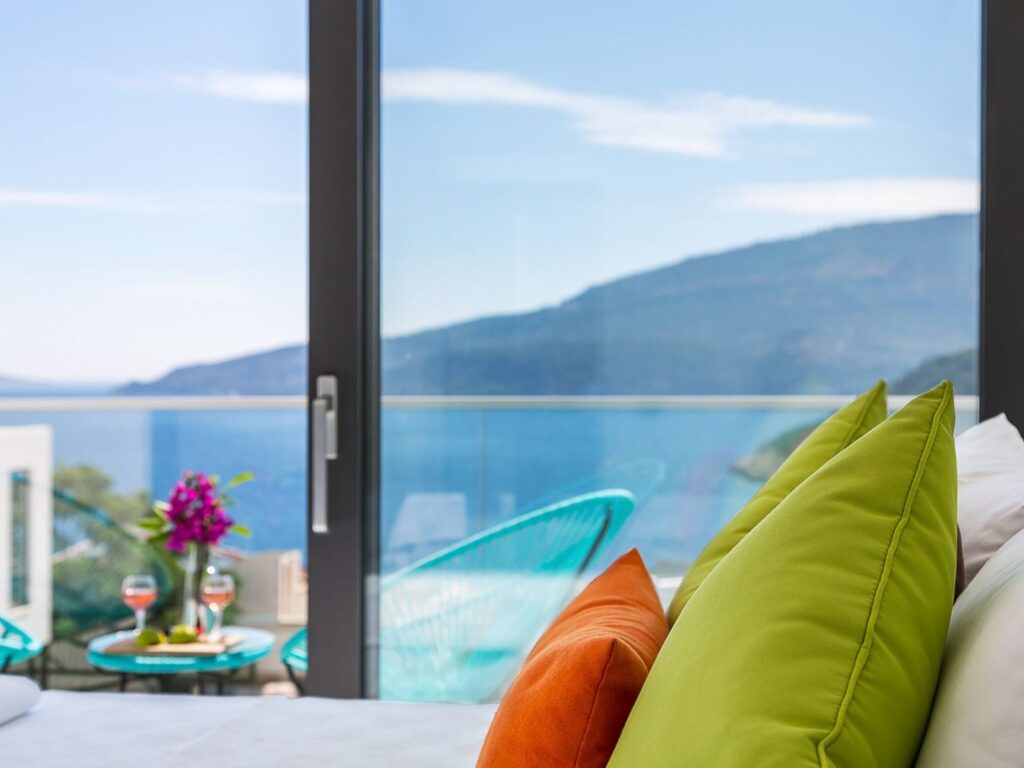 Contemporary 4 Bedroom Villa With Infinity Pool