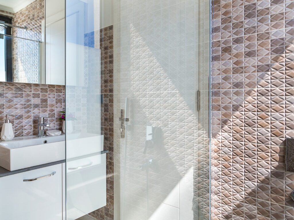 Contemporary 4 Bedroom Villa With Infinity Pool