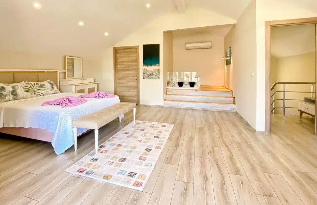 Automatically updates image attributes when a post is published or updated. Ensures image attributes are always consistent with settings.