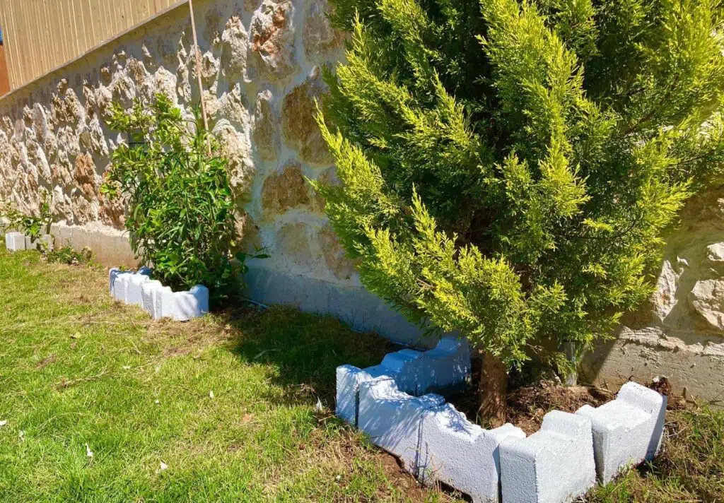 Automatically updates image attributes when a post is published or updated. Ensures image attributes are always consistent with settings.