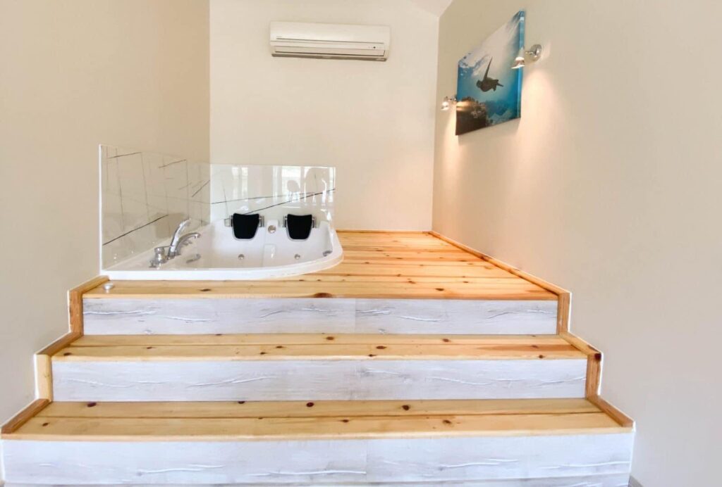 Automatically updates image attributes when a post is published or updated. Ensures image attributes are always consistent with settings.