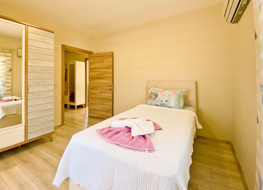 Automatically updates image attributes when a post is published or updated. Ensures image attributes are always consistent with settings.