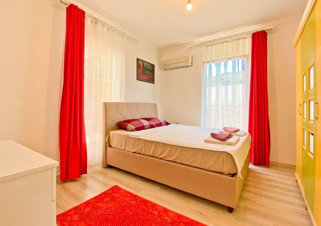 Automatically updates image attributes when a post is published or updated. Ensures image attributes are always consistent with settings.