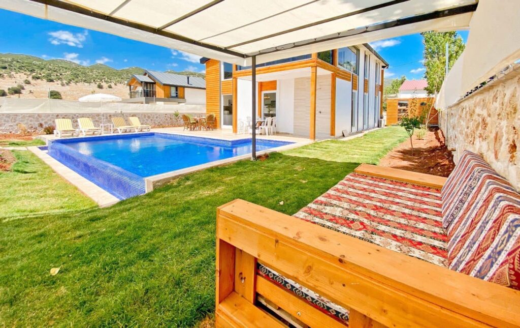 Automatically updates image attributes when a post is published or updated. Ensures image attributes are always consistent with settings.