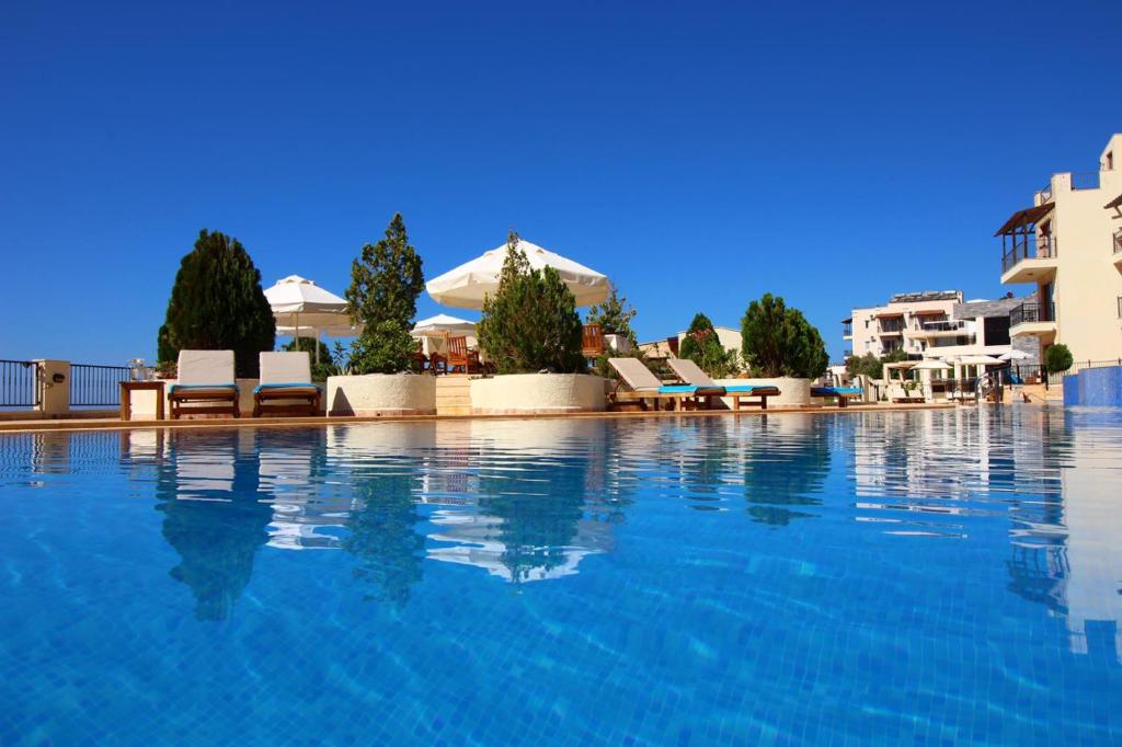 Automatically updates image attributes when a post is published or updated. Ensures image attributes are always consistent with settings.