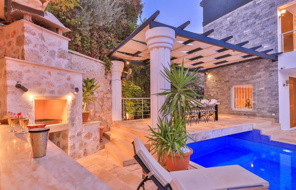 Ultra Modern 6 Bedroom Villa With Magnificent Sea views