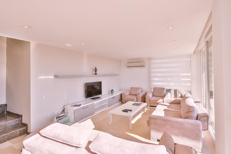 Ultra Modern 6 Bedroom Villa With Magnificent Sea views