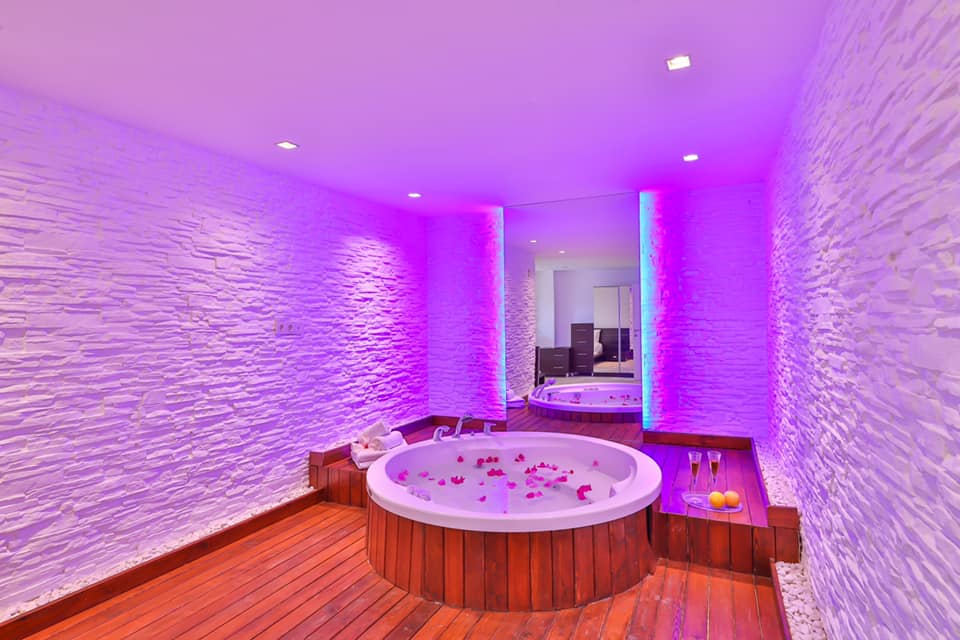 Ultra Modern 6 Bedroom Villa With Magnificent Sea views