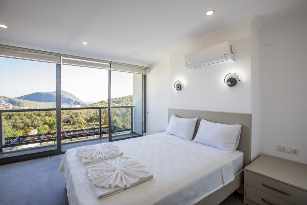 Semi-Detached 3 Bedroom Villas In Central Location