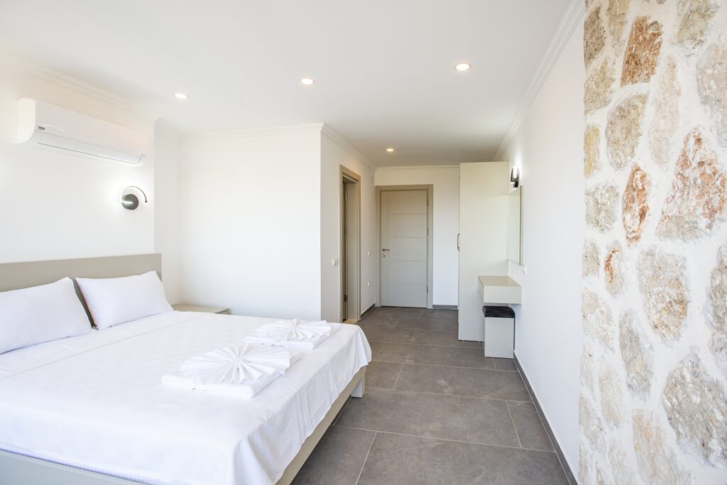 Semi-Detached 3 Bedroom Villas In Central Location