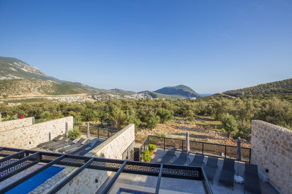 Semi-Detached 3 Bedroom Villas In Central Location