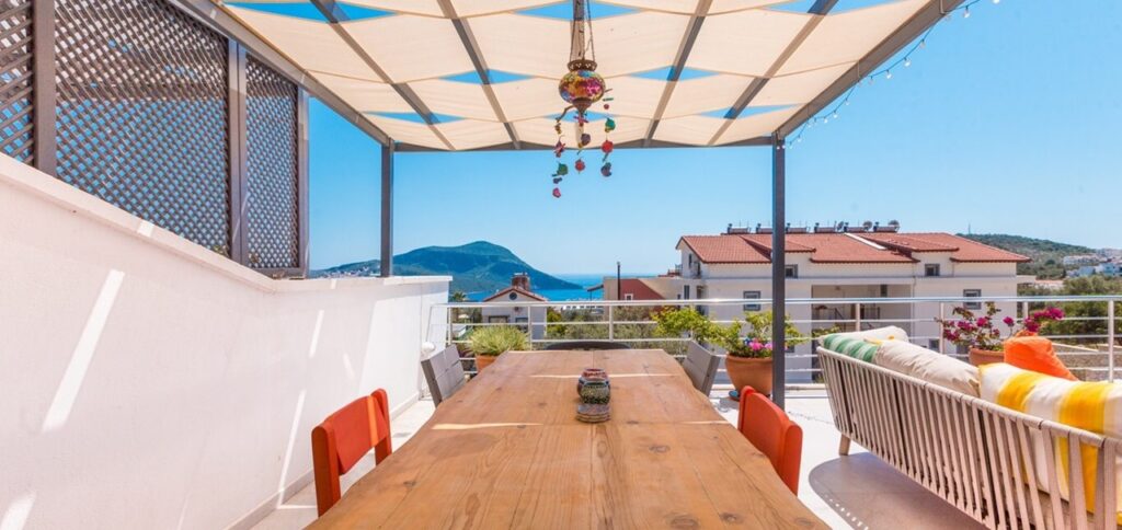 3 Bedroom Penthouse Apartment with Roof Top Plunge Pool