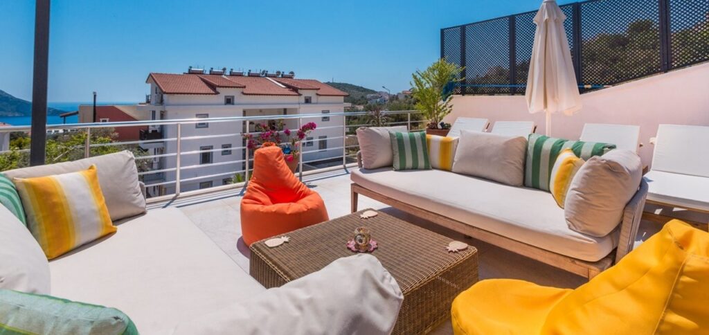 3 Bedroom Penthouse Apartment with Roof Top Plunge Pool