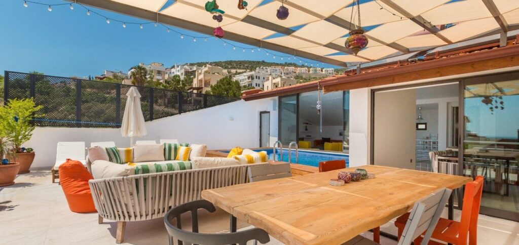 3 Bedroom Penthouse Apartment with Roof Top Plunge Pool