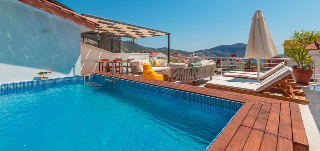 3 Bedroom Penthouse Apartment with Roof Top Plunge Pool