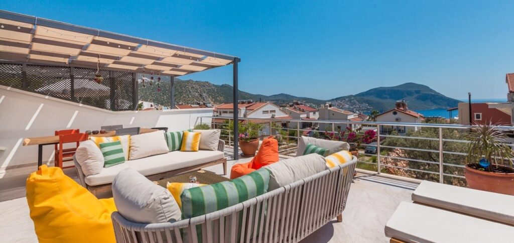 3 Bedroom Penthouse Apartment with Roof Top Plunge Pool